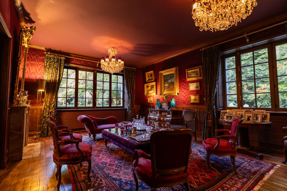 Le salon, Le Chêne au Loup